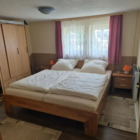 Guenther Hauptstrasse 32 شقة